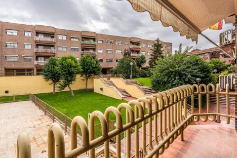 Apartment for sale in Pozuelo de Alarcon, Madrid, Spain 4 bedrooms, 201 sq.m. No. 61386 - photo 16