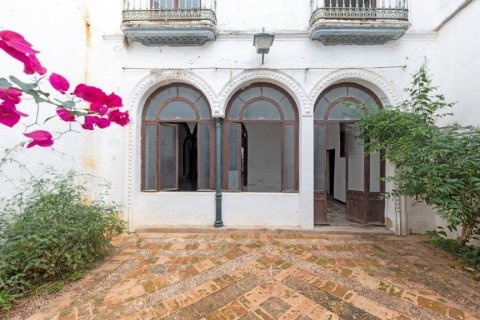 Villa for sale in Carmona, Seville, Spain 11 bedrooms, 1.05 sq.m. No. 62233 - photo 4