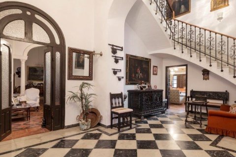 Villa for sale in Umbrete, Seville, Spain 8 bedrooms, 962 sq.m. No. 62292 - photo 22