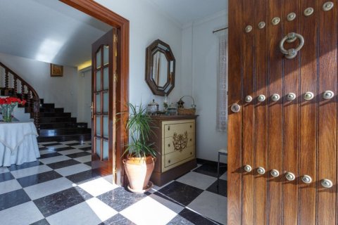 Villa for sale in Manilva, Malaga, Spain 5 bedrooms, 460 sq.m. No. 3275 - photo 25