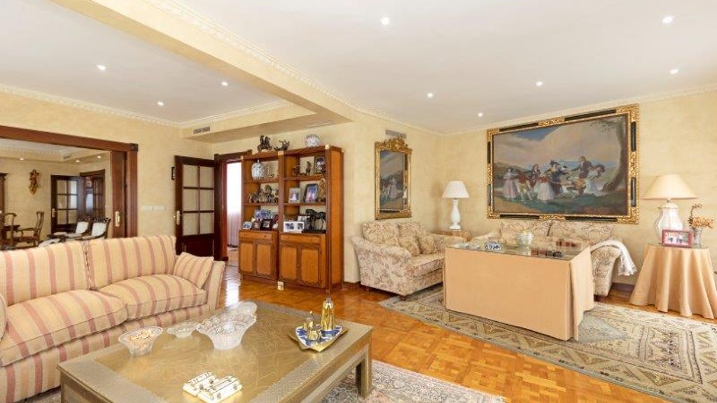 Dzīvoklis Jerez de la Frontera, Cadiz, Spānijā 4 istabas, 371.15 m2 Nr. 61015