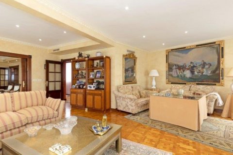 Apartment for sale in Jerez de la Frontera, Cadiz, Spain 4 bedrooms, 371.15 sq.m. No. 61015 - photo 8