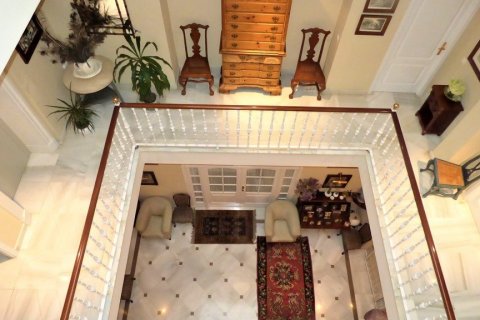 Townhouse for sale in Sevilla, Seville, Spain 9 bedrooms, 600 sq.m. No. 3379 - photo 18