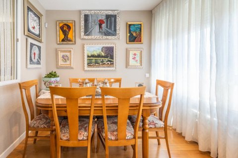 Apartment for sale in Madrid, Spain 3 bedrooms, 114 sq.m. No. 61093 - photo 8