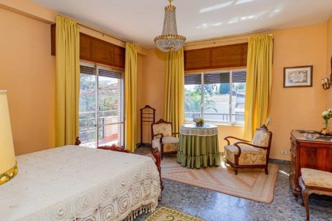 Villa for sale in Castilleja de la Cuesta, Seville, Spain 10 bedrooms, 630 sq.m. No. 62239 - photo 21
