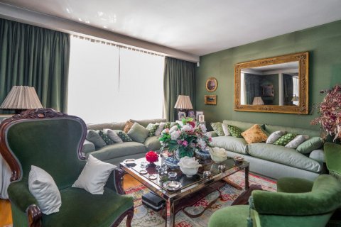 Apartment for sale in Madrid, Spain 5 bedrooms, 407 sq.m. No. 60991 - photo 7