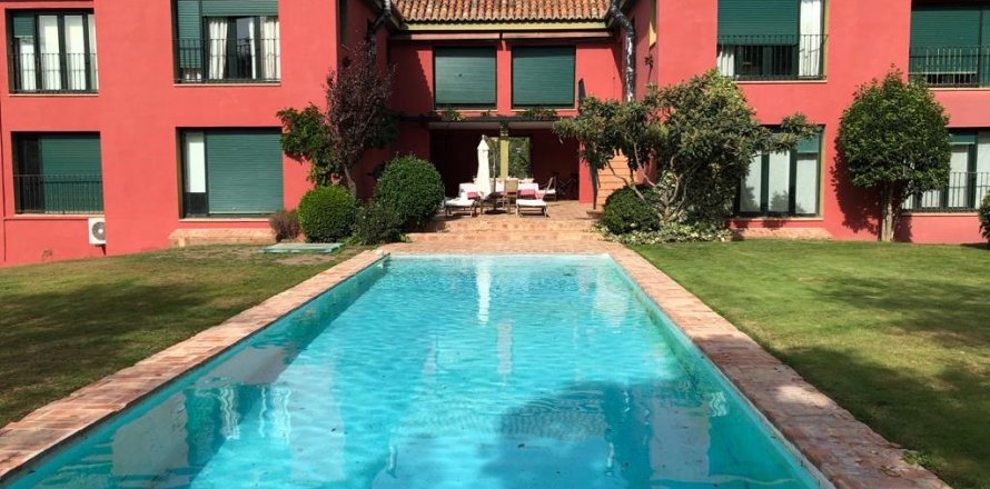 Villa in Ciudalcampo, Madrid, Spain 8 bedrooms, 900 sq.m. No. 62266