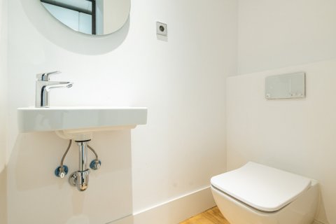 Apartment for sale in Madrid, Spain 2 bedrooms, 210 sq.m. No. 2070 - photo 30