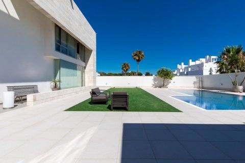 Villa for sale Conil de la Frontera, Cadiz, Spain 6 bedrooms, 671.63 sq.m. No. 62355 - photo 7