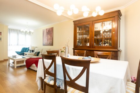Apartment for sale in Madrid, Spain 4 bedrooms, 160 sq.m. No. 61689 - photo 5