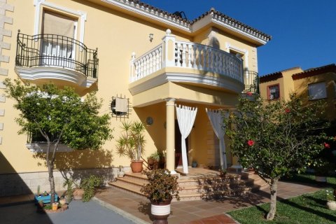 Villa for sale in El Santiscal, Cadiz, Spain 5 bedrooms, 160 sq.m. No. 3406 - photo 2