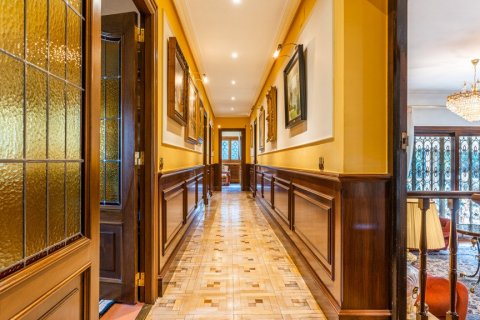 Villa for sale in Pozuelo de Alarcon, Madrid, Spain 6 bedrooms, 582 sq.m. No. 62287 - photo 14