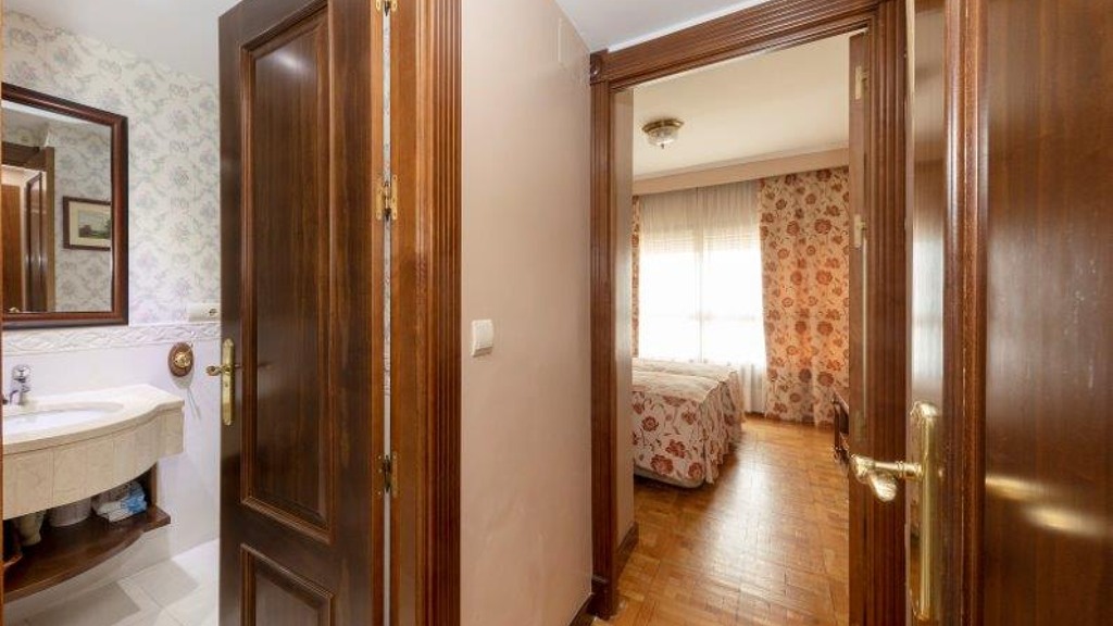 Dzīvoklis Jerez de la Frontera, Cadiz, Spānijā 4 istabas, 371.15 m2 Nr. 61015