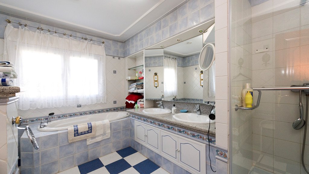 Villa in Malaga, Spanien 6 Schlafzimmer, 2148 m2 Nr. 3651