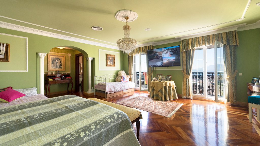 Villa in Malaga, Spanien 6 Schlafzimmer, 2148 m2 Nr. 3651