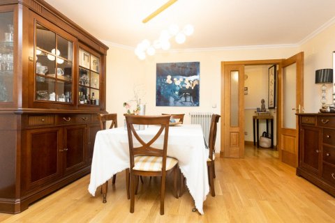 Apartment for sale in Madrid, Spain 4 bedrooms, 160 sq.m. No. 61689 - photo 7