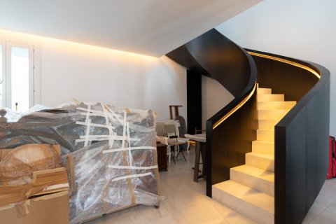 Duplex for sale in Madrid, Spain 4 bedrooms, 350 sq.m. No. 61276 - photo 5