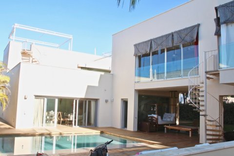 Villa for sale in Roche, Murcia, Spain 5 bedrooms, 533 sq.m. No. 3526 - photo 8