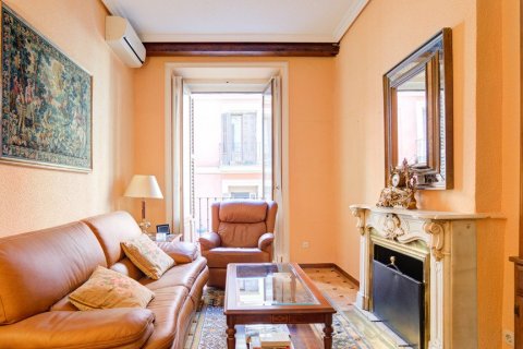 Apartment for sale in Madrid, Spain 4 bedrooms, 163 sq.m. No. 61070 - photo 2
