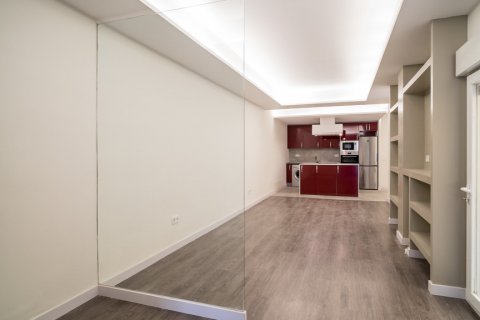 Apartment for sale in Madrid, Spain 2 bedrooms, 166 sq.m. No. 60877 - photo 15
