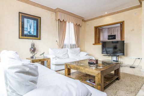 Duplex for sale in El Paraiso, Alicante, Spain 3 bedrooms, 254 sq.m. No. 61611 - photo 4