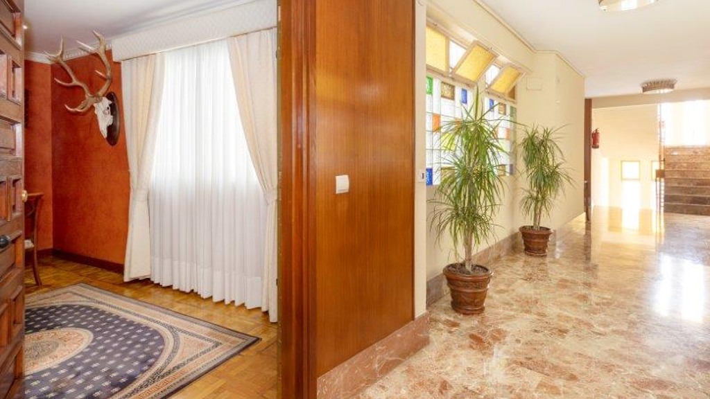 Dzīvoklis Jerez de la Frontera, Cadiz, Spānijā 4 istabas, 371.15 m2 Nr. 61015