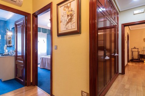 Villa for sale in Madrid, Spain 7 bedrooms, 710 sq.m. No. 3563 - photo 26