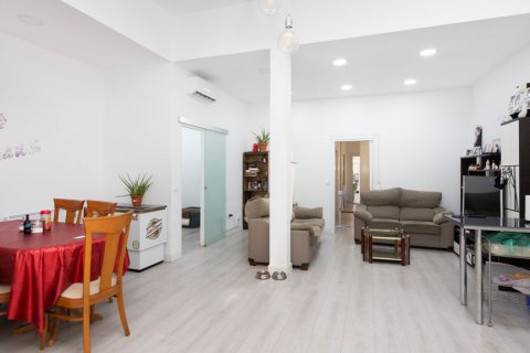 Apartment for sale in Madrid, Spain 3 bedrooms, 153 sq.m. No. 61100 - photo 8