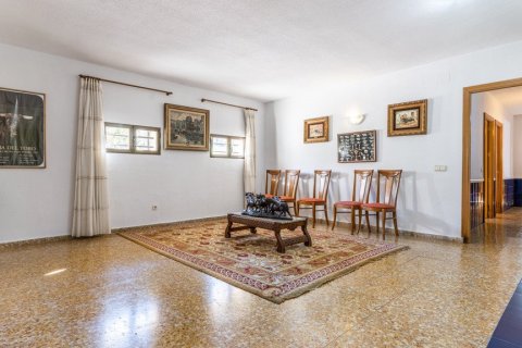 Villa for sale in Pozuelo de Alarcon, Madrid, Spain 6 bedrooms, 582 sq.m. No. 62287 - photo 23