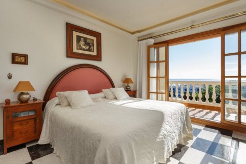 Villa for sale in Manilva, Malaga, Spain 5 bedrooms, 460 sq.m. No. 3275 - photo 4