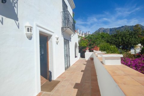 House for sale in Marbella, Malaga, Spain 4 bedrooms, 265 sq.m. No. 62053 - photo 9