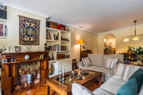 Apartment for sale in Pozuelo de Alarcon, Madrid, Spain 4 bedrooms, 201 sq.m. No. 61386 - photo 10