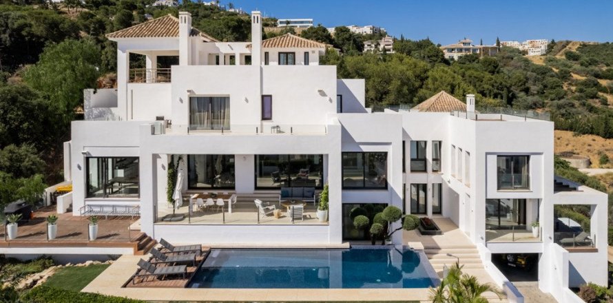 Villa in Marbella, Malaga, Spain 5 bedrooms, 860 sq.m. No. 62172