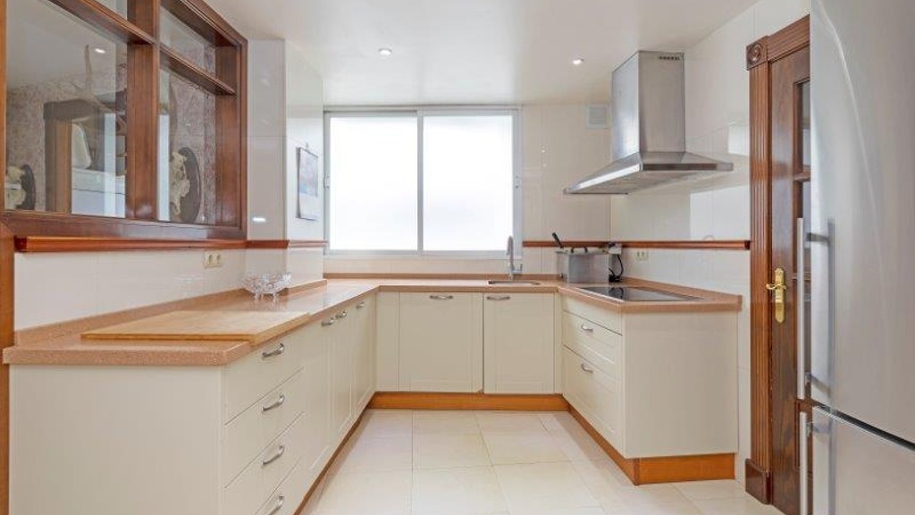 Dzīvoklis Jerez de la Frontera, Cadiz, Spānijā 4 istabas, 371.15 m2 Nr. 61015