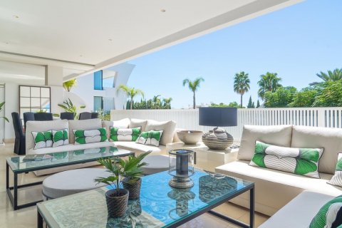 Townhouse for sale in Marbella, Malaga, Spain 4 bedrooms, 441.9 sq.m. No. 3215 - photo 3