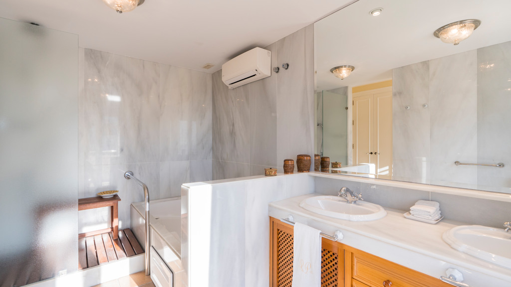 Villa a Torre de Benagalbon, Malaga, Spagna 8 camere da letto, 683 mq. N° 62296