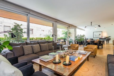 Apartment for sale Madrid, Spain 5 bedrooms, 408 sq.m. No. 61266 - photo 1