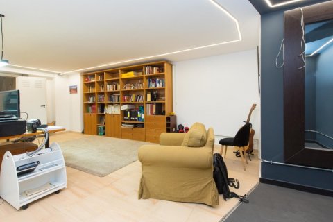 House for sale in Madrid, Spain 4 bedrooms, 365 sq.m. No. 62416 - photo 25