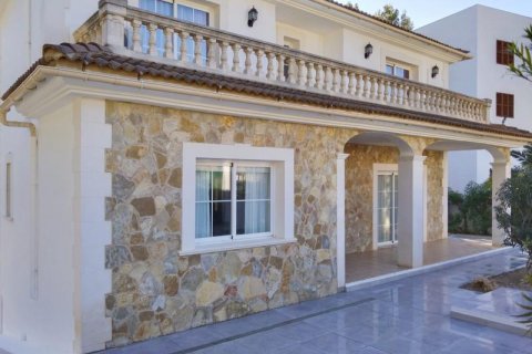 Villa for sale in Santa Ponsa, Mallorca, Spain 5 bedrooms, 330 sq.m. No. 18466 - photo 7