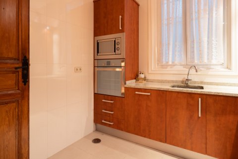 Apartment for sale in Madrid, Spain 4 bedrooms, 163 sq.m. No. 61070 - photo 28