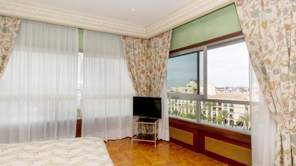 Dzīvoklis Jerez de la Frontera, Cadiz, Spānijā 4 istabas, 371.15 m2 Nr. 61015