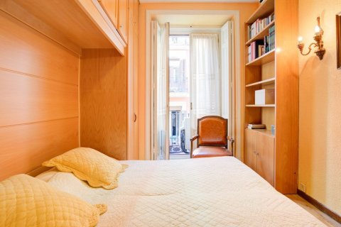 Apartment for sale in Madrid, Spain 4 bedrooms, 163 sq.m. No. 61070 - photo 21