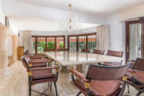 Villa for sale in Estepona, Malaga, Spain 6 bedrooms, 594.55 sq.m. No. 3615 - photo 4