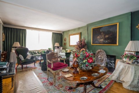 Apartment for sale in Madrid, Spain 5 bedrooms, 407 sq.m. No. 60991 - photo 6