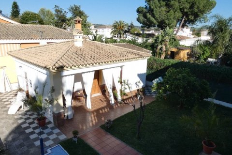 Villa for sale in El Santiscal, Cadiz, Spain 5 bedrooms, 160 sq.m. No. 3406 - photo 20