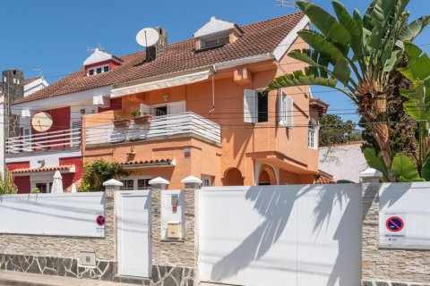House for sale in Santa Brigida, Gran Canaria, Spain 4 bedrooms, 204 sq.m. No. 61989 - photo 2