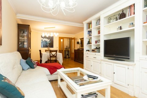 Apartment for sale in Madrid, Spain 4 bedrooms, 160 sq.m. No. 61689 - photo 4