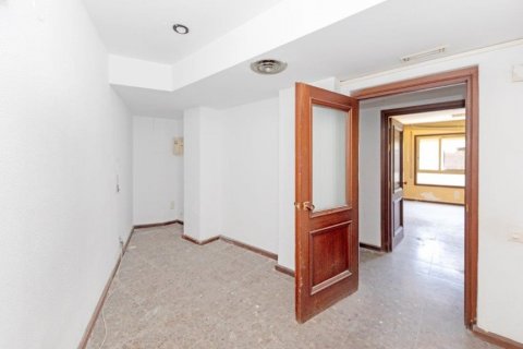 Apartment for sale in Cadiz, Spain 6 bedrooms, 304 sq.m. No. 60939 - photo 17