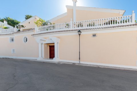 Villa for sale in Malaga, Spain 5 bedrooms, 629 sq.m. No. 3652 - photo 10