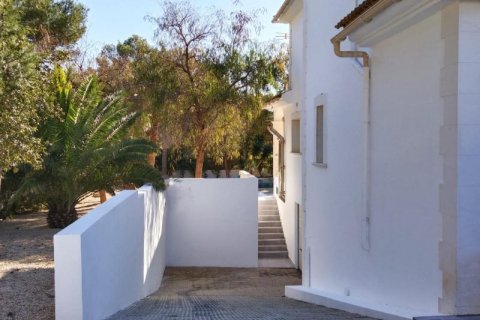 Villa for sale in Santa Ponsa, Mallorca, Spain 5 bedrooms, 330 sq.m. No. 18466 - photo 8